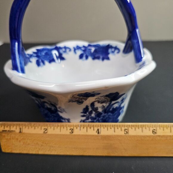 Vtg Blue and White Ceramic Basket with Handle Country Cottagecore 7" - Picture 8 of 8